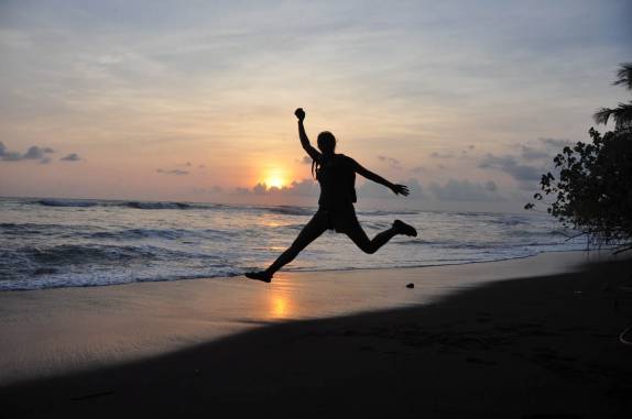 Curtindo o entardecer no Parque Nacional Corcovado, na Península de Osa, no sul da Costa Rica